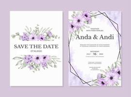 invitation de mariage sertie de belles fleurs et feuilles violettes douces vecteur