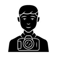 icône de glyphe de photojournaliste. photographe, paparazzi. faire un instantané. journaliste professionnel des médias. journaliste prenant une photo. symbole de la silhouette. espace négatif. illustration vectorielle isolée vecteur