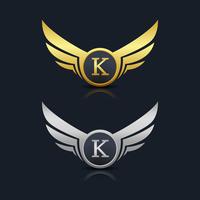Modèle de logo K lettre Wings Shield vecteur
