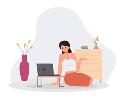 femme de caractère indépendante travaillant sur des ordinateurs portables à la maison, femme travaillant à domicile design plat, travail à distance vecteur