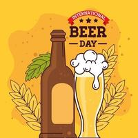 journée internationale de la bière, août, avec bouteille et verre de bière vecteur