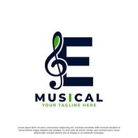lettre e avec élément de conception de logo note clé de musique. utilisable pour les logos commerciaux, musicaux, de divertissement, d'enregistrement et d'orchestre vecteur