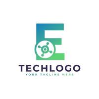 lettre technique e logo. forme géométrique verte avec cercle de points connecté en tant que vecteur de logo de réseau. utilisable pour les logos commerciaux et technologiques.