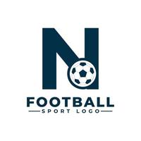 lettre n avec création de logo de ballon de football. éléments de modèle de conception de vecteur pour l'équipe sportive ou l'identité d'entreprise.