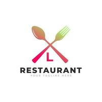 logo du restaurant. lettre initiale l avec une fourchette cuillère pour le modèle de conception d'icône de logo de restaurant vecteur