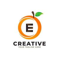 logo lettre e en fruits orange frais avec un style moderne. conceptions de logos d'identité de marque modèle d'illustration vectorielle vecteur
