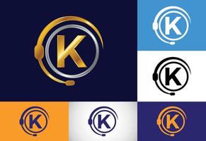 alphabet de lettre de monogramme k initial et service d'assistance avec des écouteurs. logo du casque. conseil client hotline, aide call center vecteur