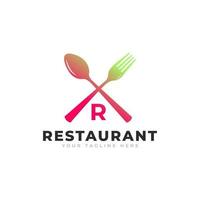 logo du restaurant. lettre initiale r avec une fourchette cuillère pour le modèle de conception d'icône de logo de restaurant vecteur