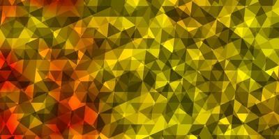 toile de fond de vecteur jaune clair avec des lignes, des triangles.