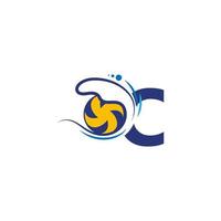 le logo de la lettre c et le volley-ball frappent dans les vagues de l'eau