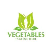 logo de légume vert avec feuille verte et carotte vecteur