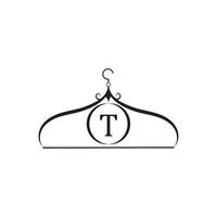 logo vectoriel de mode. logo du cintre. logo de la lettre t. emblème de tailleur. icône de garde-robe - dessin vectoriel