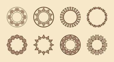 motif de cadre rond. ensemble vectoriel de bordures d'ornements circulaires dans un style vintage. cadres ovales en dentelle à motifs pour le design. marron et beige. motifs damassés. infographie.