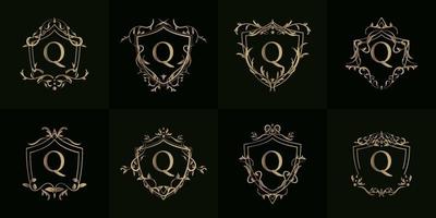 logo initial q avec ornement de luxe ou cadre fleuri, collection de jeux. vecteur