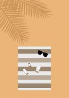 une vue aérienne de la plage pendant le concept de vacances d'été. serviette de plage et crème solaire et sprays et lunettes de soleil dessus. l'ombre d'un palmier.