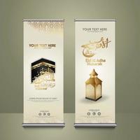 ensemble roll up banner, eid al adha mubarak calligraphie islamique avec croissant de lune luxueux doré, kaaba, lanterne et mosquée motif texture fond islamique. vecteur