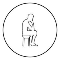 homme pensant assis sur un tabouret icône silhouette illustration couleur noire en cercle rond vecteur
