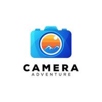 logo de caméra d'aventure couleur moderne, modèle vectoriel de conception de logo de paysage de caméra