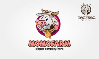 personnage de dessin animé du logo de la ferme momo. vache de dessin animé heureuse, illustration d'une vache et d'un signe, illustration de logo vectoriel. vecteur