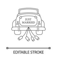 icône linéaire de location de voiture de mariage. louer une voiture. illustration de la ligne mince. voiture juste mariée. nouveau marié. cabriolet vintage de mariage. services de location d'automobiles. dessin de contour isolé de vecteur. trait modifiable vecteur