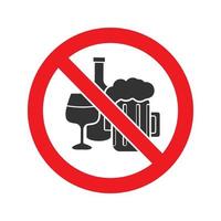 signe interdit avec icône de glyphe de boissons alcoolisées. arrêtez le symbole de la silhouette. pas d'alcool. bière et vin dans le cercle d'interdiction. espace négatif. illustration vectorielle isolée vecteur