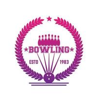 logo vintage de bowling avec couronne, badge avec boule et épingles sur blanc, illustration vectorielle
