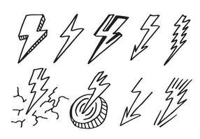 ensemble d'illustrations de croquis de symbole d'éclair électrique doodle vecteur dessinés à la main. icône de doodle de symbole de tonnerre.