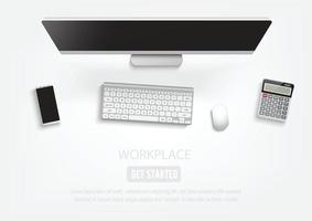 bureau de travail réaliste. table de bureau vue de dessus, ordinateur personnel avec clavier, smartphone, autocollants, lunettes, note ouverte. vecteur illustrateur.