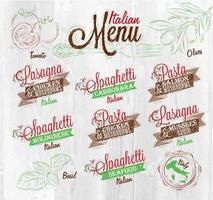 menu italien les noms des plats de spaghetti, lasagne, pâtes carbonara, bolognaise et autres ingrédients tomate, basilic, olive pour concevoir un menu stylisé sur fond de bois blanchi vecteur