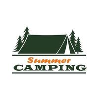 conception de vecteur de logo de camping d'été