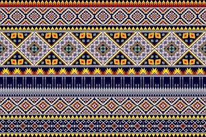conception de motif ethnique géométrique abstrait ikat. tapis en tissu aztèque ornement mandala ethnique chevron textile décoration papier peint. tribal boho natif ethnique turquie vecteur de broderie traditionnelle