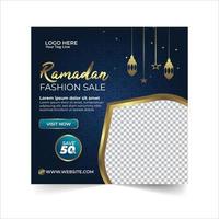 bannières publicitaires de modèle de publication de médias sociaux de vente de ramadan, illustration modifiable, bannière de vente du mois sacré islamique du ramadan avec des lanternes dorées illuminées sur fond bleu foncé. vecteur