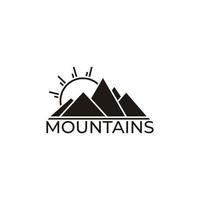 texte montagne soleil conception géométrique symbole logo vecteur