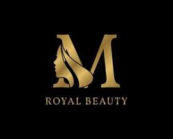décoration luxueuse de visage de beauté de lettre m pour le logo de soins de beauté, l'image de marque personnelle, le maquilleur ou toute autre marque et société royale