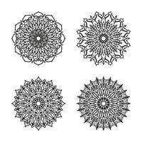motif circulaire de collections sous la forme d'un mandala pour le henné, les tatouages. page de livre de coloriage. vecteur