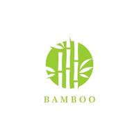 logo vectoriel, étiquette ou emblème avec plante de bambou verte dessinée à la main à l'aquarelle. concept pour spa et salon de beauté, massage asiatique, forfait cosmétique, matériel de mobilier vecteur