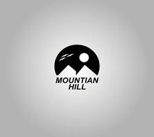 création de logo de montagne vecteur