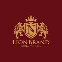 inspiration de conception de logo roi lion royal doré de luxe vecteur