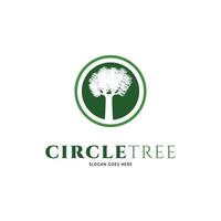 modèle de conception de logo vectoriel arbre cercle vert