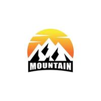 emblème de conception de vecteur de logo de montagne