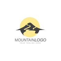 illustration d'icône de conception de logo de montagne vecteur