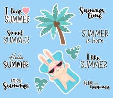 collection d'autocollants heure d'été. de jolis lapins drôles dans des lunettes de soleil flottent sur un anneau et un matelas de flamant rose en caoutchouc imperméable, une paume et un lettrage avec des phrases d'été. illustration vectorielle. vecteur