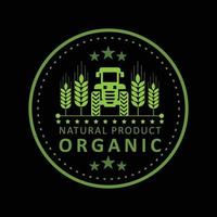 un logo emblème pour un produit ou une entreprise d'agriculture biologique représentant un tracteur au milieu d'un champ de blé ou d'orge tout en vert sur un sol sombre