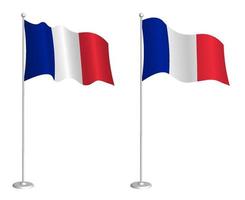 drapeau de la république française sur le mât agitant au vent. élément de conception de vacances. point de contrôle pour les symboles cartographiques. vecteur isolé sur fond blanc