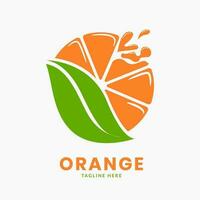 logo de fruit orange ou logo de jus d'orange. modèle d'élément d'icône de fruits frais vecteur