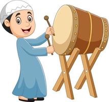 dessin animé garçon musulman frappant le tambour vecteur