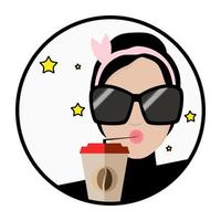 euh, dessin animé belle femme brune à lunettes de soleil tenant un verre de café, fille cool, élégante et indépendante est sceptique. vecteur