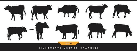 collection de silhouettes de vache. grand ensemble de bétail, icônes de silhouette de bétail. illustration vectorielle d'animaux de ferme dessinés à la main dans différentes poses isolées sur fond blanc. vecteur