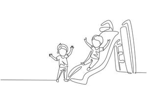 dessin continu d'une ligne garçon d'âge préscolaire souriant glissant sur le toboggan et ami heureux le voyant sur le côté du toboggan. les enfants jouent ensemble sur l'aire de jeux. illustration graphique vectorielle de conception à une seule ligne vecteur