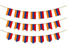 drapeau arménien sur les cordes sur fond blanc. ensemble de drapeaux banderoles patriotiques. banderoles décoration du drapeau de l'arménie vecteur